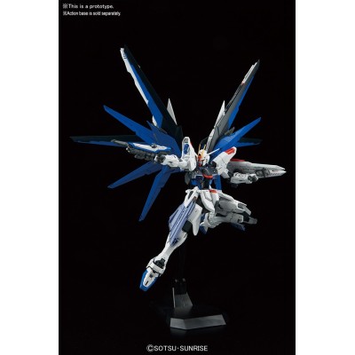 MASTER GRADE MG GUNDAM FREEDOM VER 2.0 1/100 MODEL KIT BANDAI