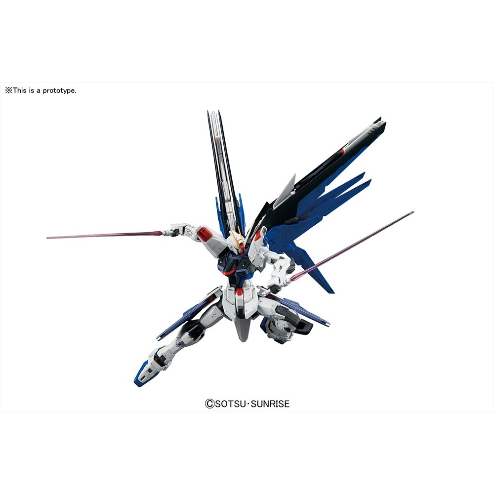 MASTER GRADE MG GUNDAM FREEDOM VER 2.0 1/100 MODEL KIT BANDAI