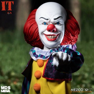 MDS MEGA SCALE IT 1990 PENNYWISE ACTION FIGURE MEZCO TOYS