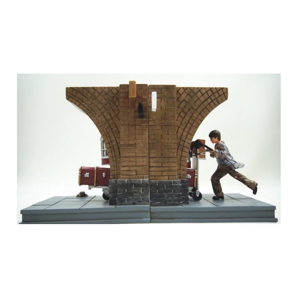 ENESCO HARRY POTTER PLATFORM 9 3/4 BOOKENDS FIGURE
