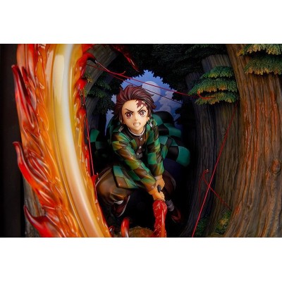 GOOD SMILE COMPANY DEMON SLAYER TANJIRO KAMADO HINOKAMI KAGURA DANCE 36CM STATUE FIGURE