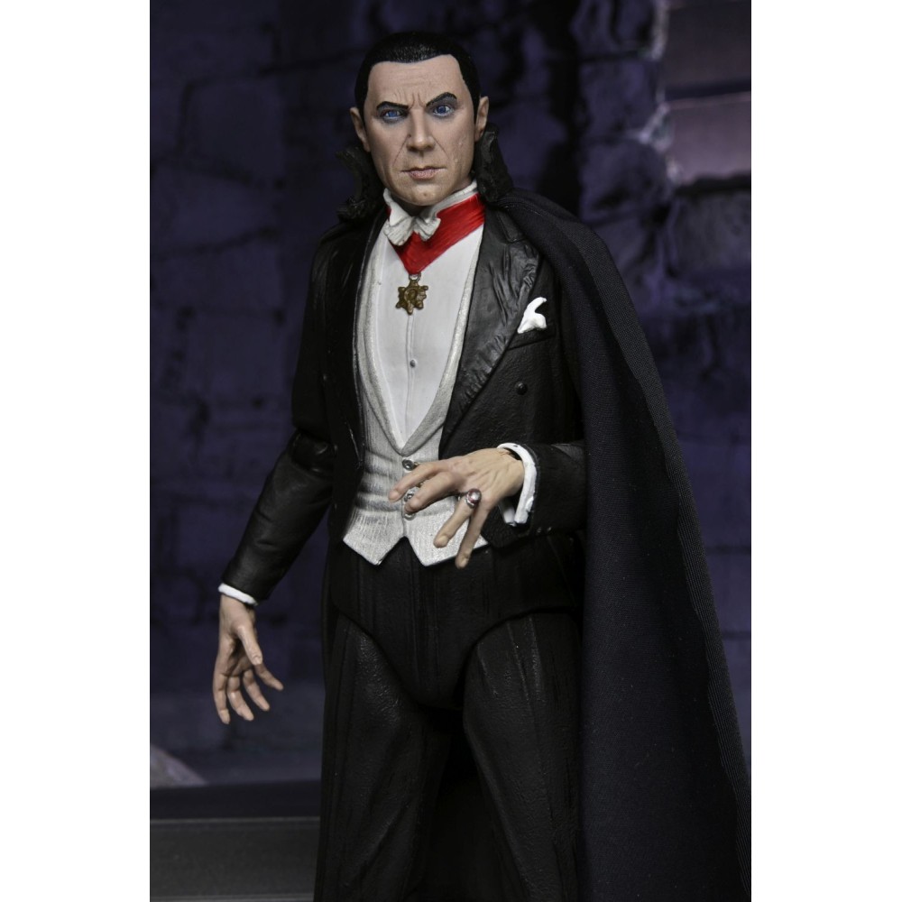 NECA UNIVERSAL MONSTERS ULTIMATE DRACULA TRANSYLVANIA ACTION FIGURE