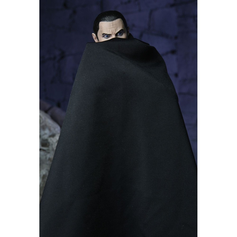 NECA UNIVERSAL MONSTERS ULTIMATE DRACULA TRANSYLVANIA ACTION FIGURE
