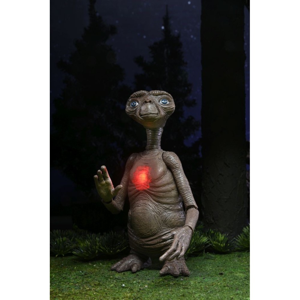 E.T. L'EXTRATERRESTRE 40TH ANNIVERSARY LED CHEST DELUXE ULTIMATE ACTION FIGURE NECA