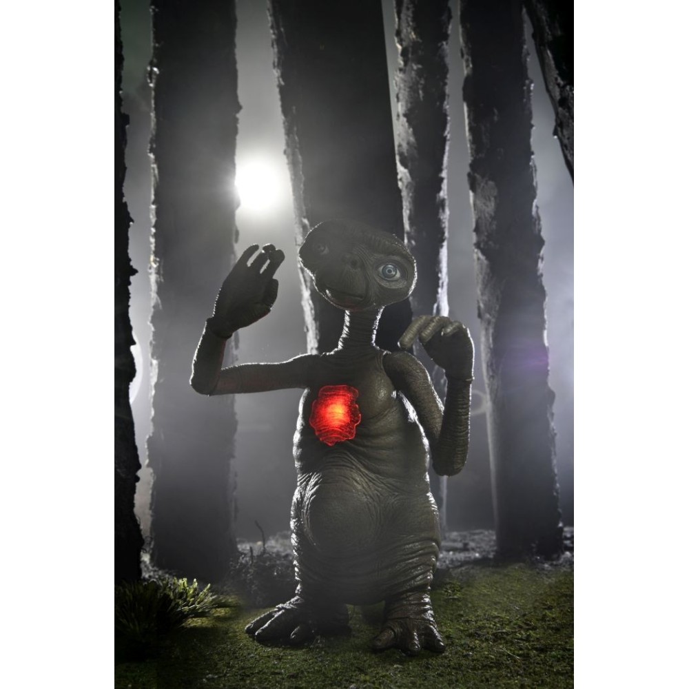 E.T. L'EXTRATERRESTRE 40TH ANNIVERSARY LED CHEST DELUXE ULTIMATE ACTION FIGURE NECA