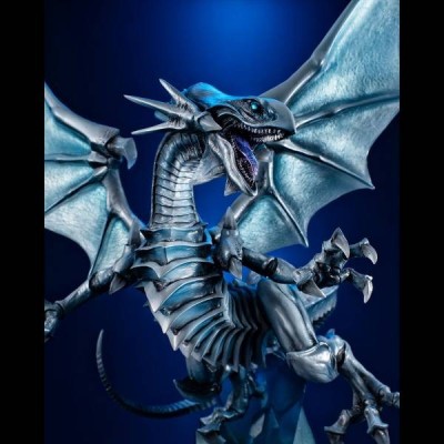 MEGAHOUSE YU-GI-OH! BLUE EYES WHITE DRAGON HOLOGRAPHIC STATUE 28CM FIGURE