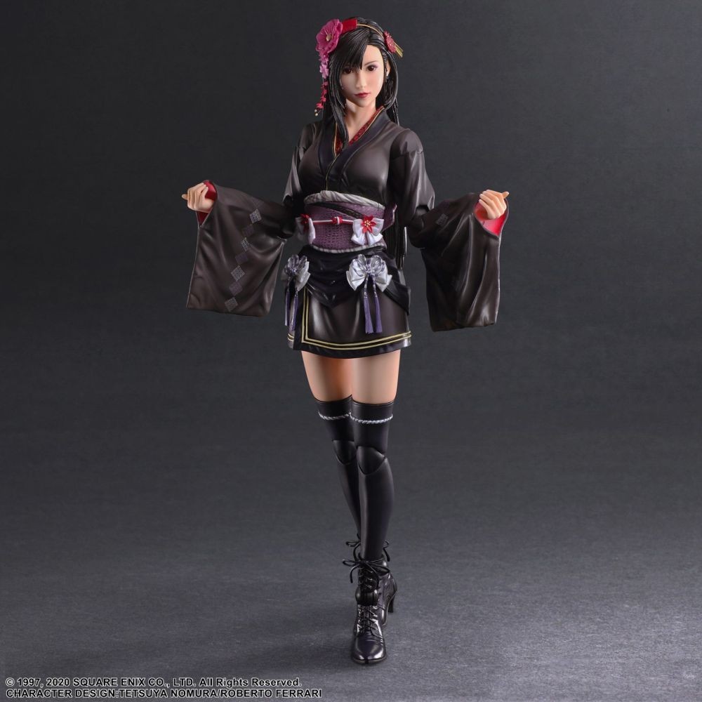 FINAL FANTASY 7 REMAKE TIFA LOCKHART EXOTIC DRESS PLAY ARTS KAI ACTION FIGURE SQUARE ENIX