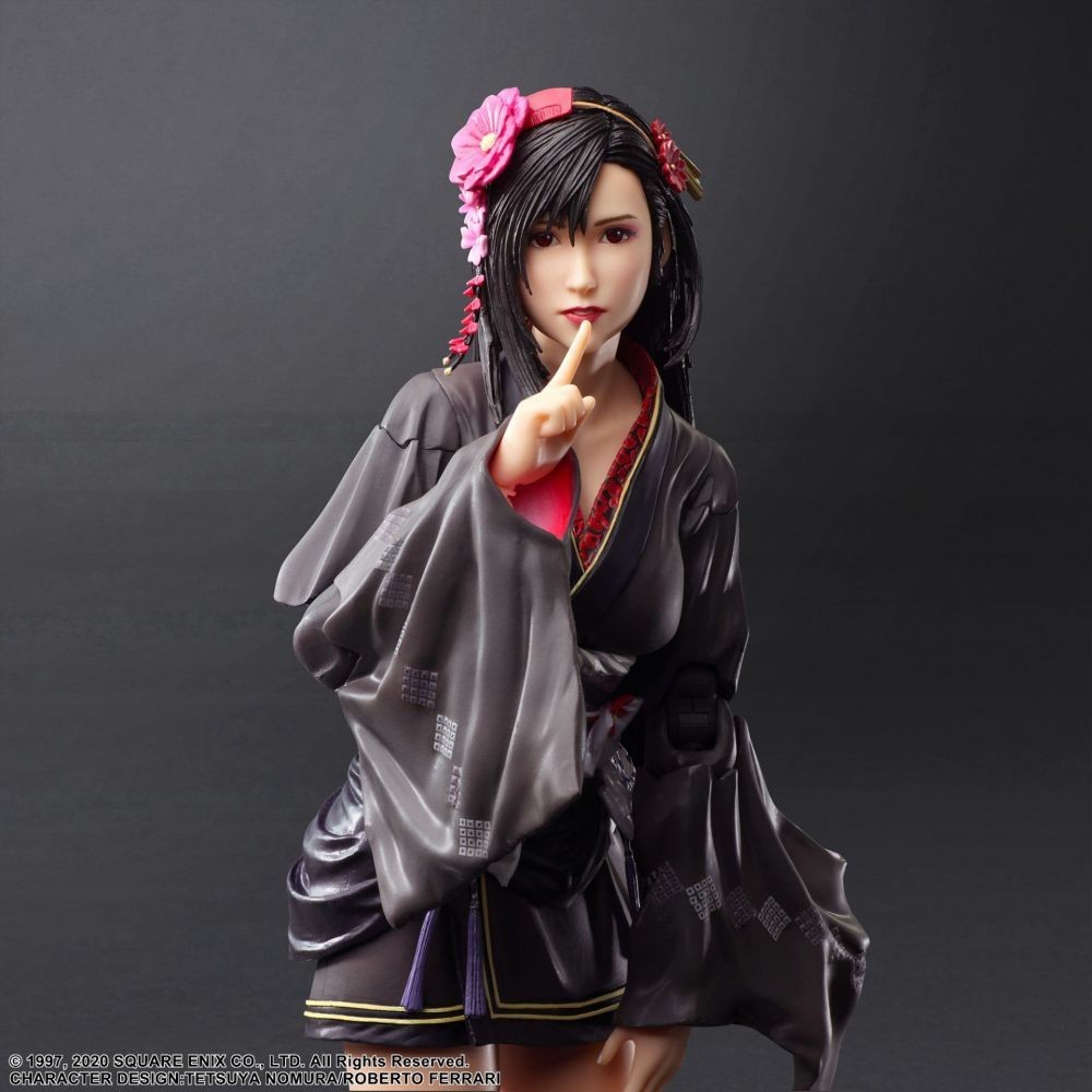 FINAL FANTASY 7 REMAKE TIFA LOCKHART EXOTIC DRESS PLAY ARTS KAI ACTION FIGURE SQUARE ENIX