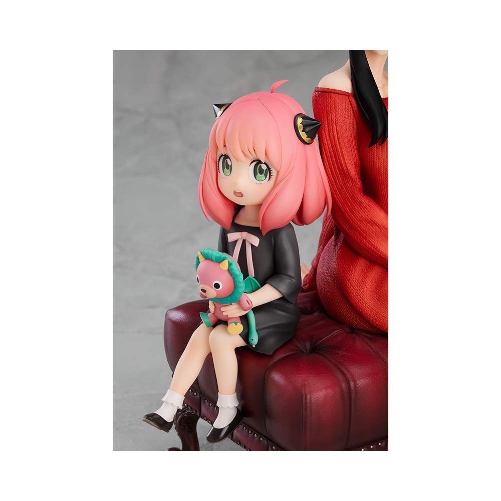 GOOD SMILE COMPANY SPY X FAMILY ANYA AND YOR FORGER STATUE FIGURE