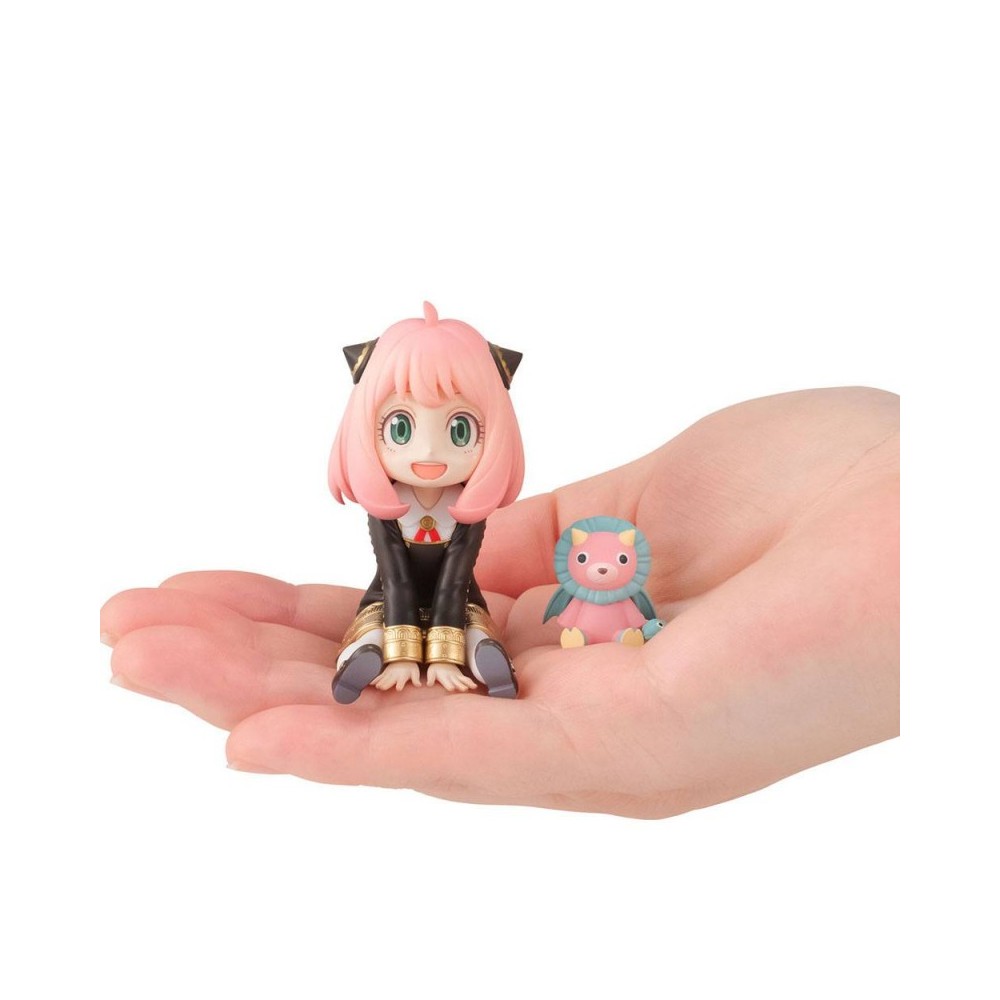 SPY X FAMILY ANYA FORGER WITH GIFT GEM PALM SIZE STATUA FIGURE MEGAHOUSE