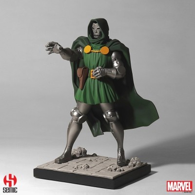 SEMIC MARVEL LEGACY COLLECTION DR. DOOM STATUE FIGURE