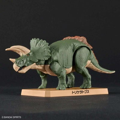 BANDAI PLANNOSAURUS TRICERATOPS MODEL KIT FIGURE