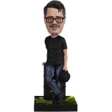BREAKING BAD VINCE GILLIGAN HEADKNOCKER BOBBLE HEAD FIGURE ROYAL BOBBLES