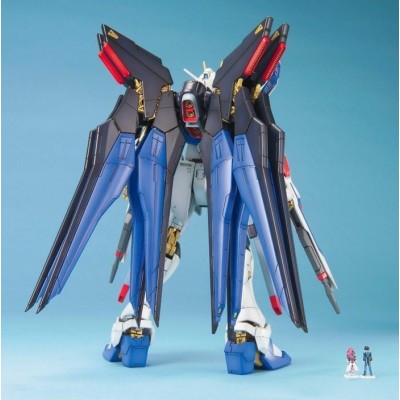BANDAI MASTER GRADE MG GUNDAM STRIKE FREEDOM 1/100 MODEL KIT