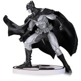 DC COLLECTIBLES BATMAN BLACK AND WHITE - BATMAN BY LEE BERMEJO STATUE 2nd ED.