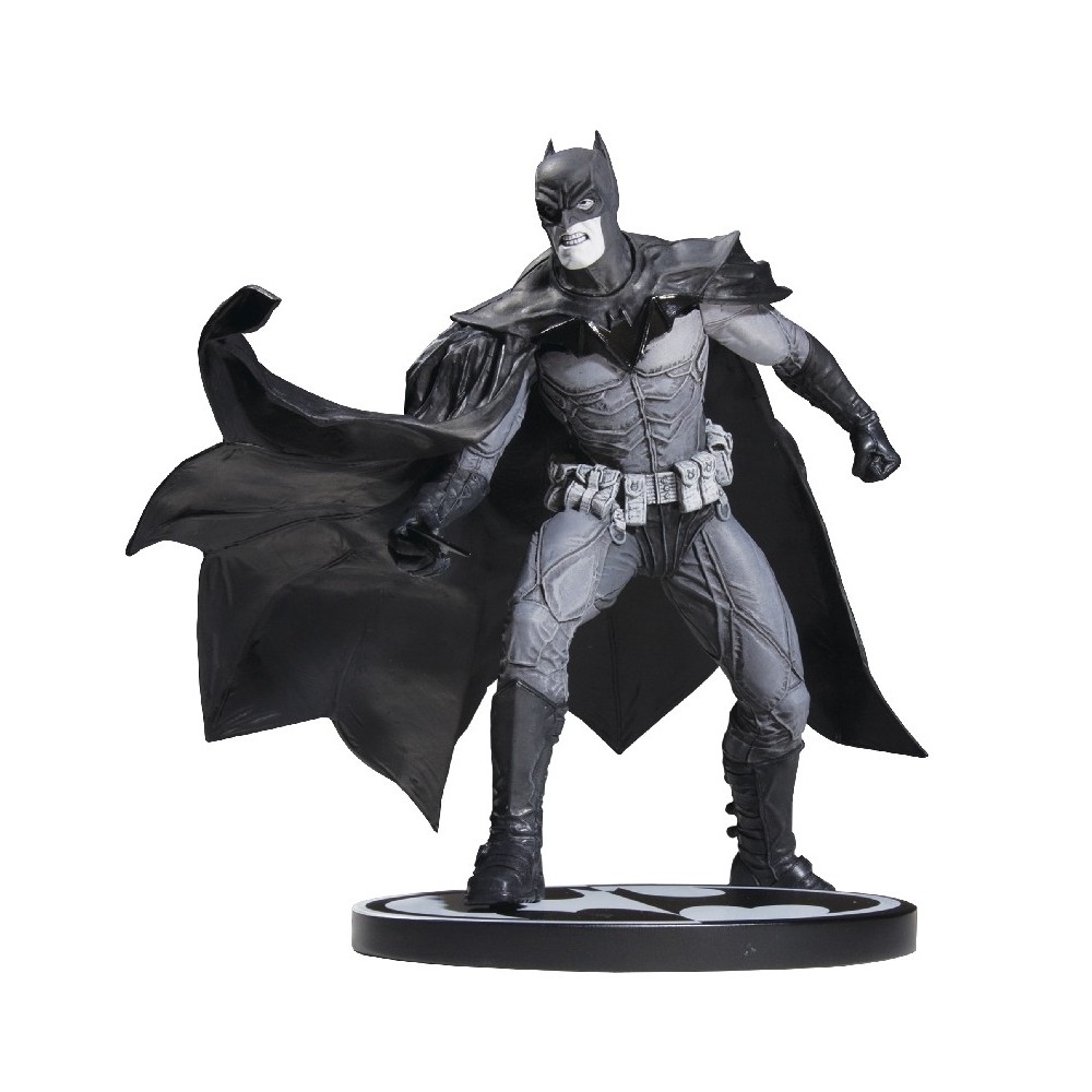 DC COLLECTIBLES BATMAN BLACK AND WHITE - BATMAN BY LEE BERMEJO STATUE 2nd ED.
