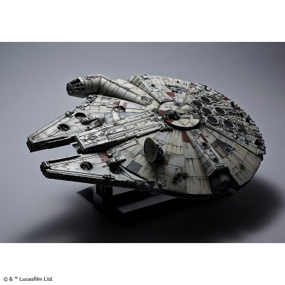 BANDAI STAR WARS MILLENNIUM FALCON PERFECT GRADE 1/72 MODEL KIT 47CM FIGURE