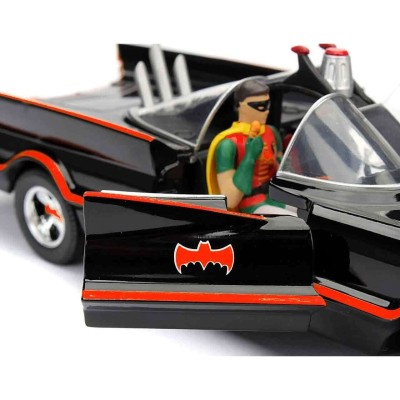 BATMAN TV SERIES 1966 BATMOBILE DIE CAST 1/24 MODEL WITH BATMAN, ROBIN, JOKER AND PENGUIN JADA TOYS