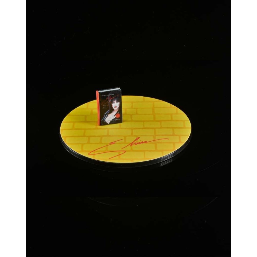 ELVIRA MISTRESS OF THE DARK OVER THE RAINBOW ACTION FIGURE NECA