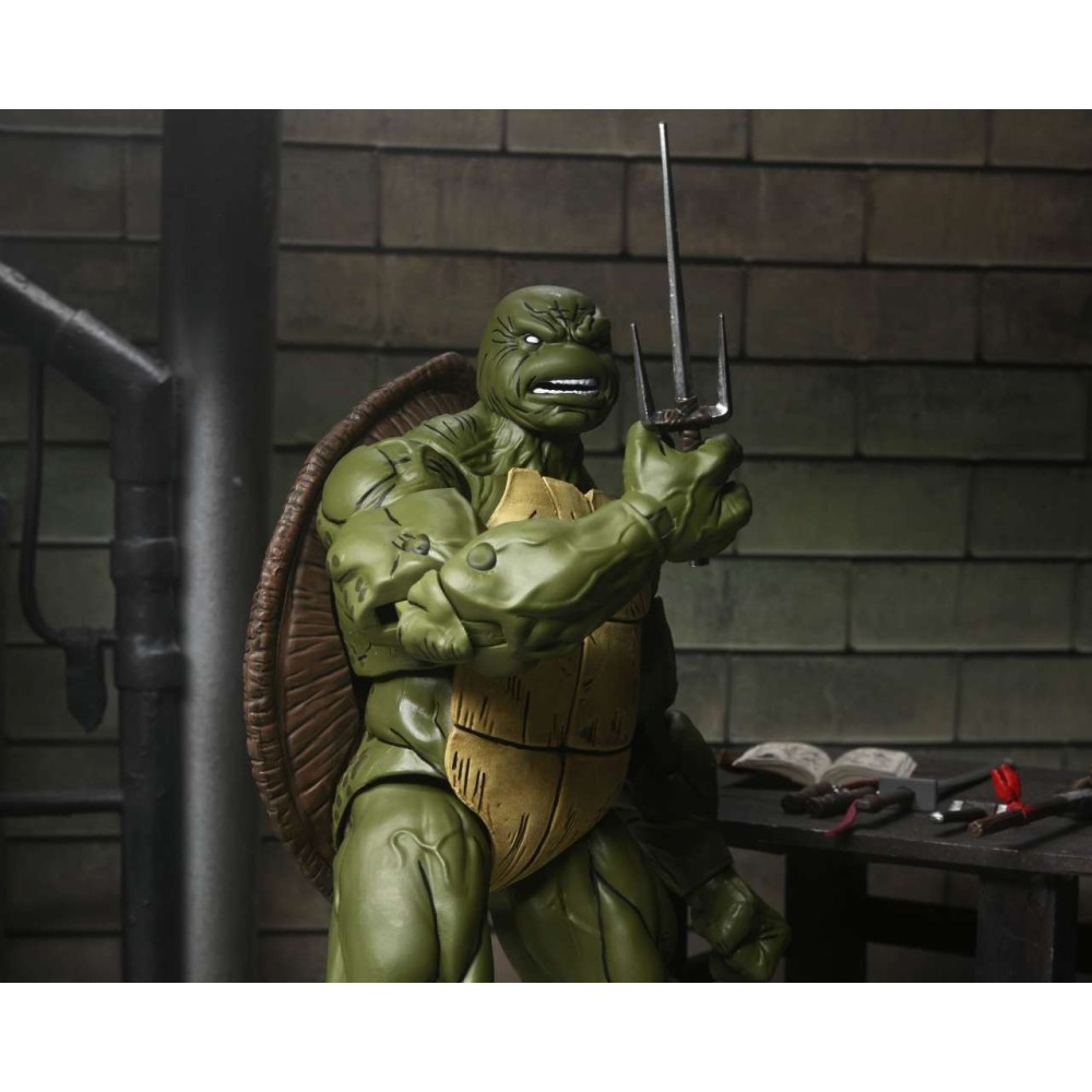 TEENAGE MUTANT NINJA TURTLES THE LAST RONIN BATTLE DAMAGED RONIN ACTION FIGURE NECA