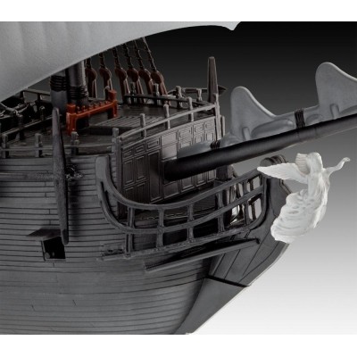 PIRATI DEI CARAIBI LA VENDETTA DI SALAZAR - PERLA NERA 1/150 MODEL KIT FIGURE REVELL