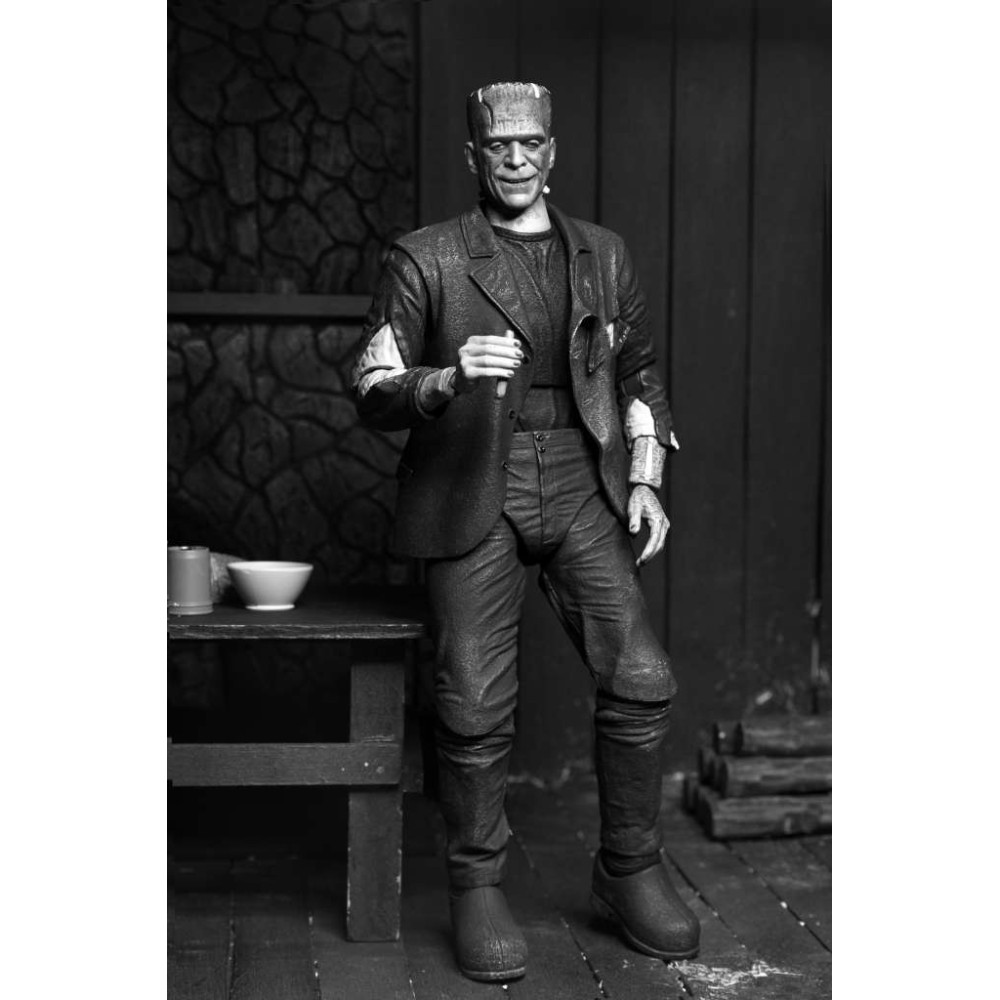 NECA UNIVERSAL MONSTERS FRANKENSTEIN MONSTER ULTIMATE THE BRIDE OF FRANKENSTEIN B&W ACTION FIGURE