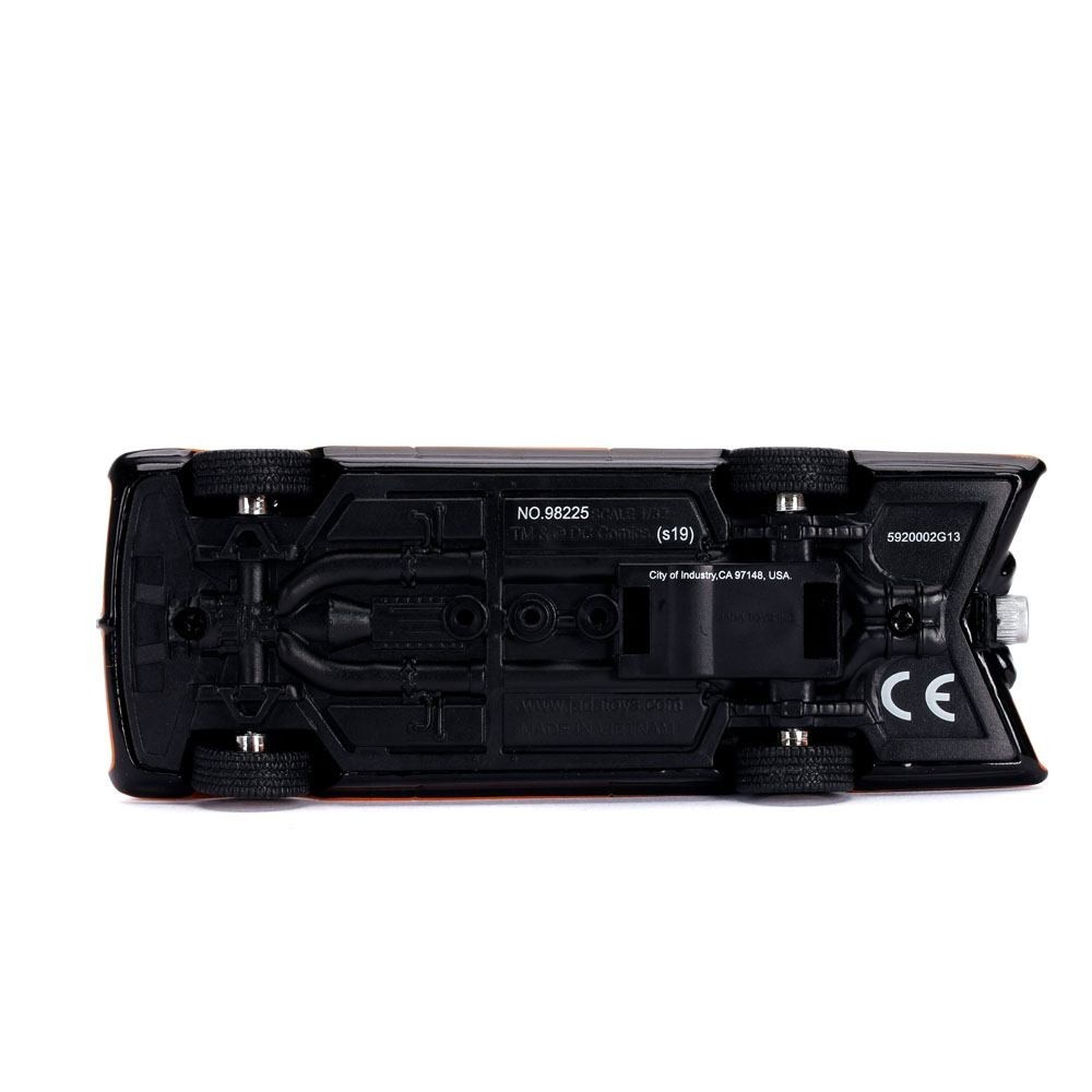 BATMAN TV SERIES 1966 BATMOBILE DIE CAST 1/32 MODEL + BATMAN JADA TOYS