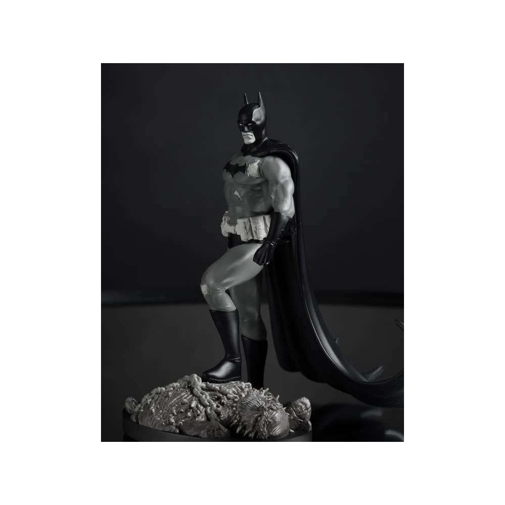 DC DIRECT BATMAN BLACK & WHITE BY BJORN BARENDS STATUA FIGURE MC FARLANE