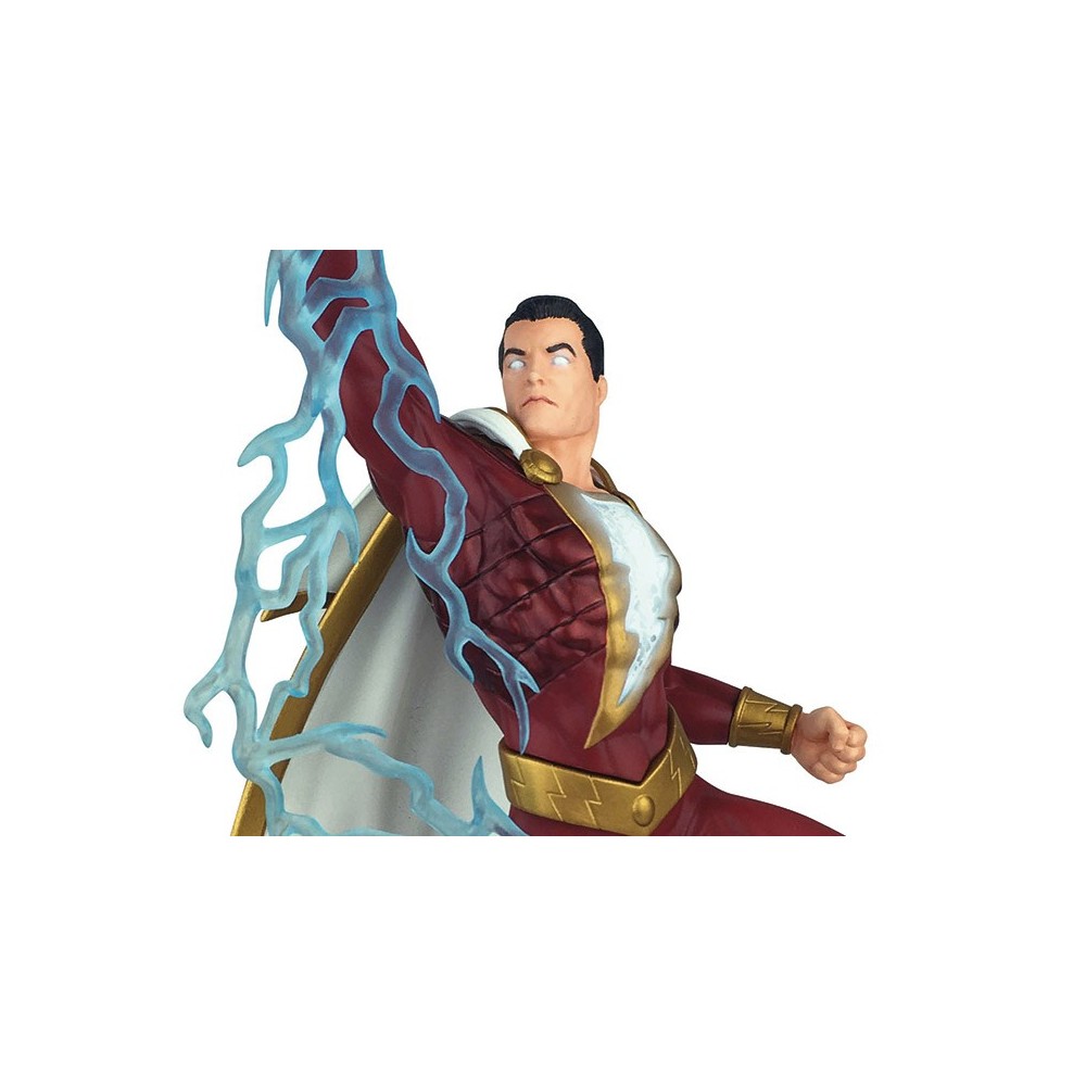 DIAMOND SELECT DC GALLERY - SHAZAM COMICS FIGURE 25 CM STATUE
