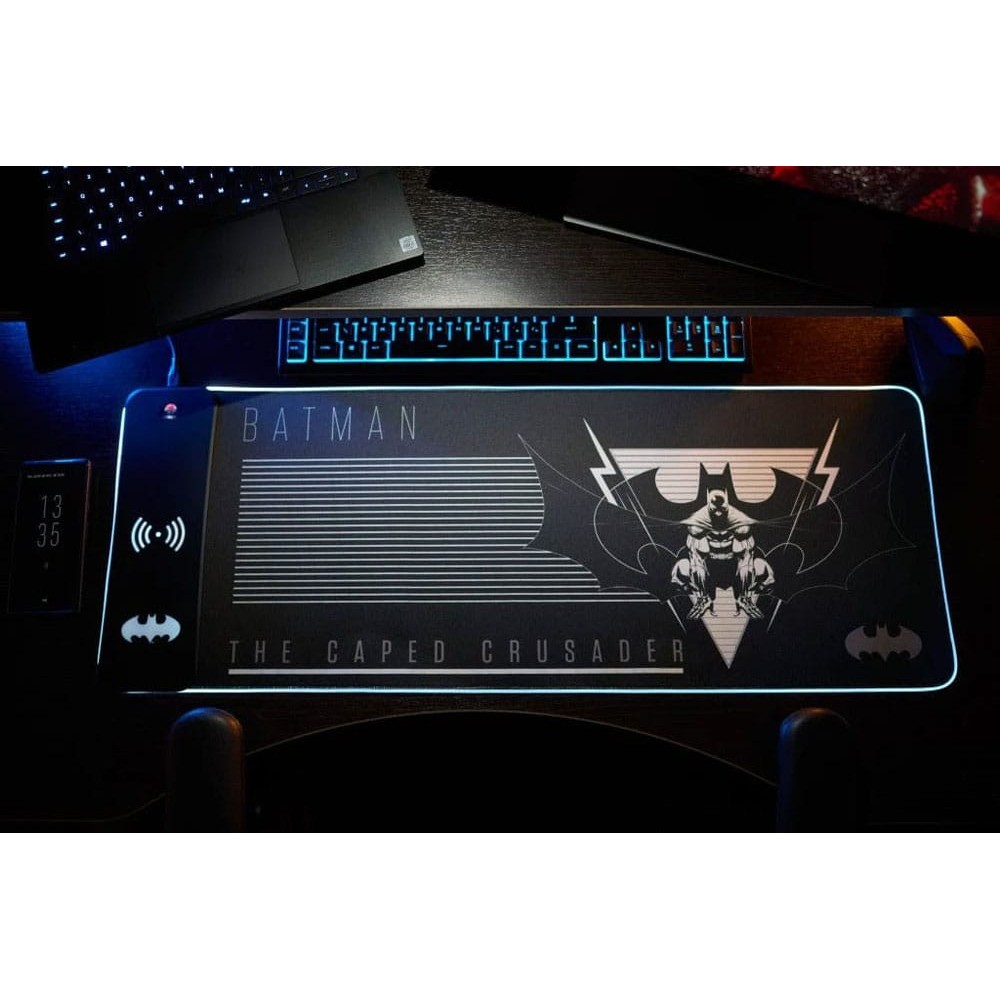 NUMSKULL DC COMICS BATMAN LED MOUSEPAD WITH MOBILE CHARGER