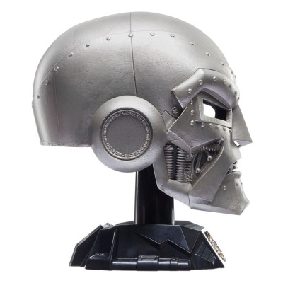 HASBRO MARVEL LEGENDS DOCTOR DOOM HELMET REPLICA FIGURE