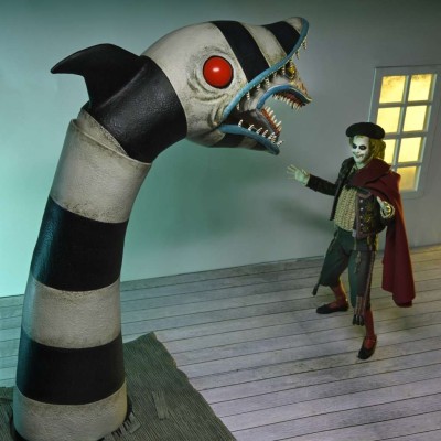 BEETLEJUICE BEETLEJUICE ULTIMATE MATADOR BEETLEJUICE AND SANDWORM ACTION FIGURE NECA