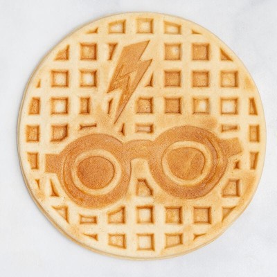 UNCANNY BRANDS HARRY POTTER GLASSES AND LIGHTNING BOLT WAFFLE MAKER