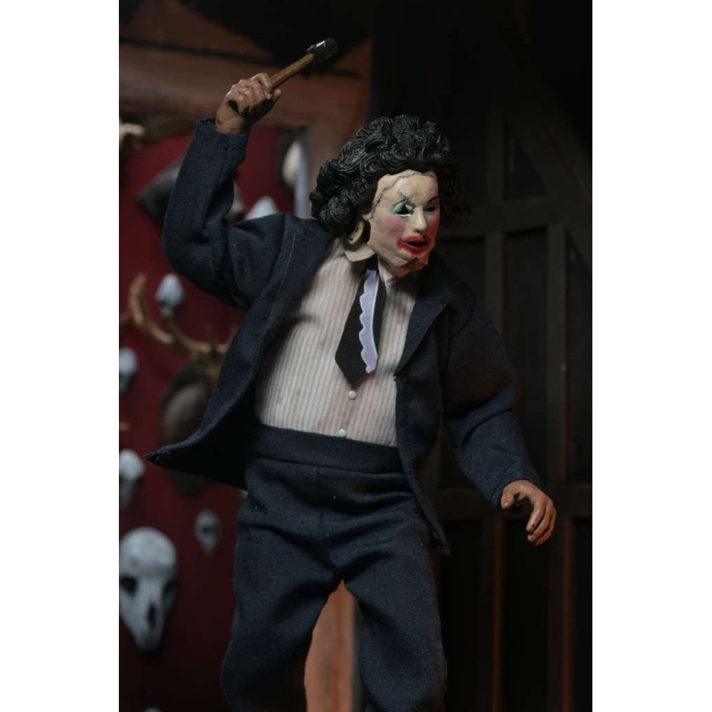 THE TEXAS CHAINSAW MASSACRE LEATHERFACE PRETTY WOMAN ACTION FIGURE NECA