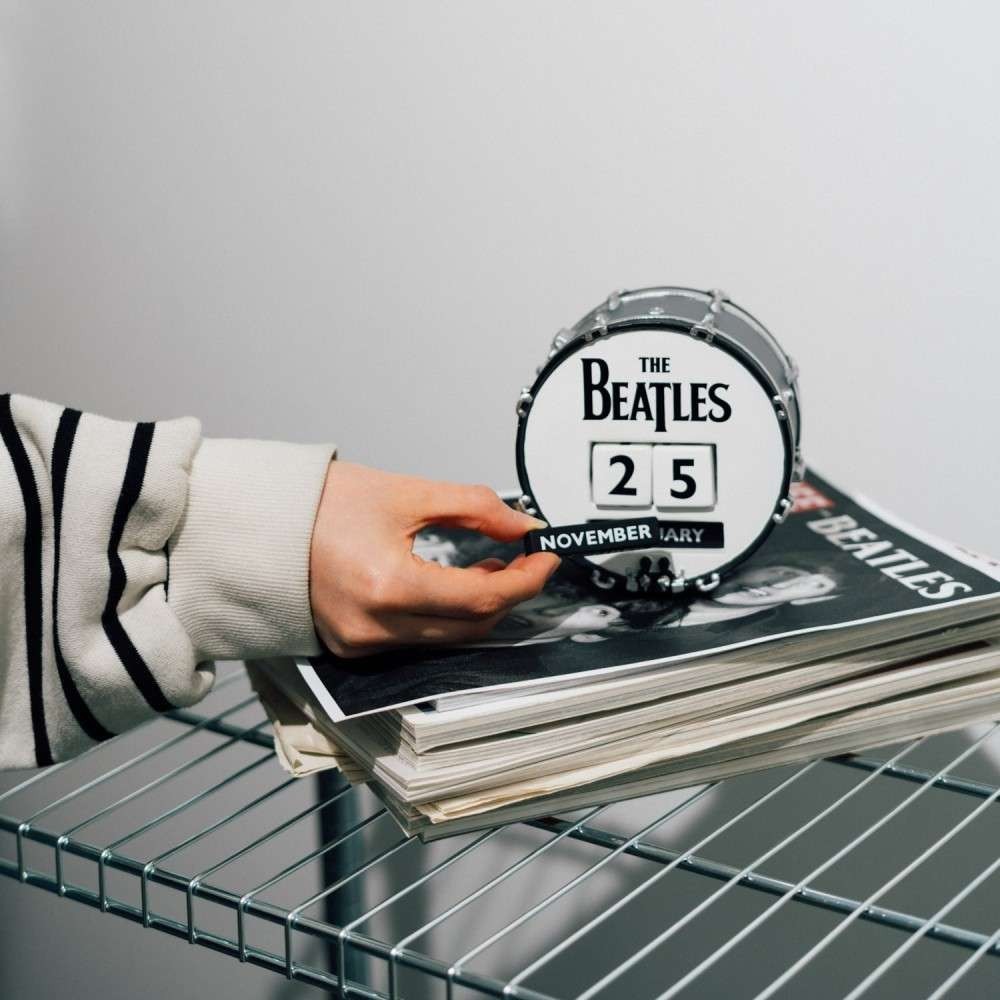 THE BEATLES CALENDARIO PERPETUO FIGURE GRUPO ERIK