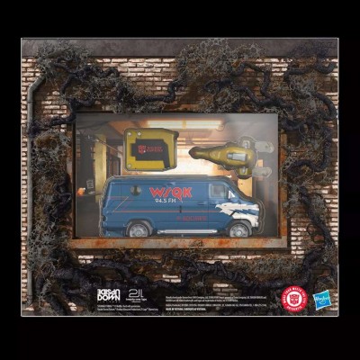 TRANSFORMERS X STRANGER THINGS FREAKWENCY AND 8-TRACK ACTION FIGURE HASBRO