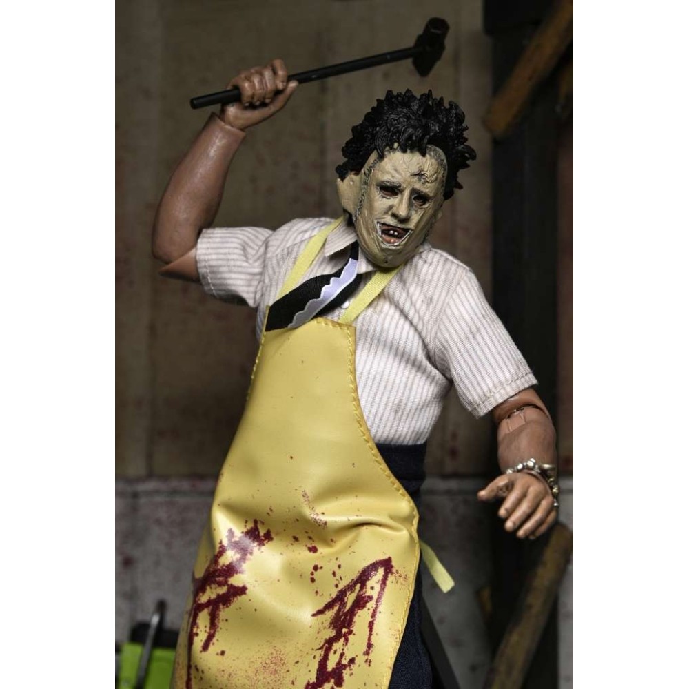 THE TEXAS CHAINSAW MASSACRE LEATHERFACE CLOTHED ACTION FIGURE NECA