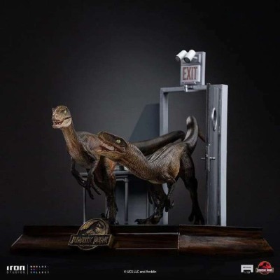 JURASSIC PARK RAPTORS AT THE KITCHEN DOOR ART SCALE 1/10 STATUA FIGURE IRON STUDIOS