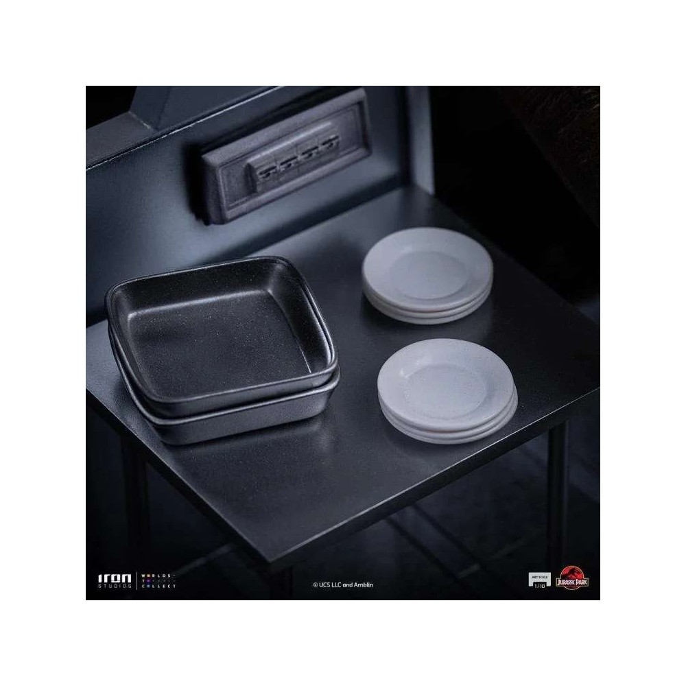 IRON STUDIOS JURASSIC PARK RAPTORS AT THE KITCHEN DOOR ART SCALE 1/10 RESIN STATUE FIGURE