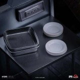 IRON STUDIOS JURASSIC PARK RAPTORS AT THE KITCHEN DOOR ART SCALE 1/10 RESIN STATUE FIGURE