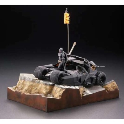 KAIYODO BATMAN THE DARK KNIGHT BATMOBILE TUMBLER IN GOTHAM CITY DIORAMA STATUE