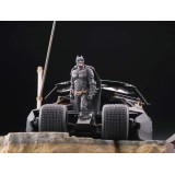 BATMAN THE DARK KNIGHT BATMOBILE TUMBLER IN GOTHAM CITY DIORAMA STATUA FIGURE KAIYODO