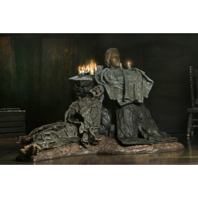FRIDAY THE 13TH THE GAME PAMELA VOORHEES SHRINE DIORAMA