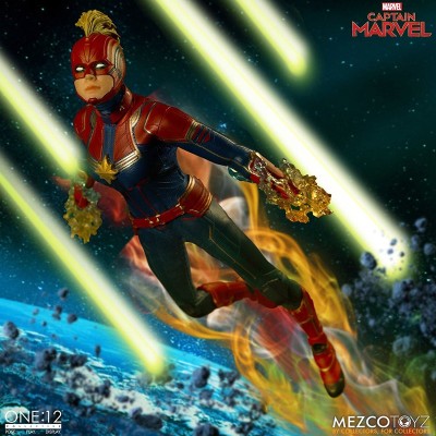 MEZCO TOYS CAPTAIN MARVEL CLOTH ONE:12 COLLECTIVE ACTION FIGURE