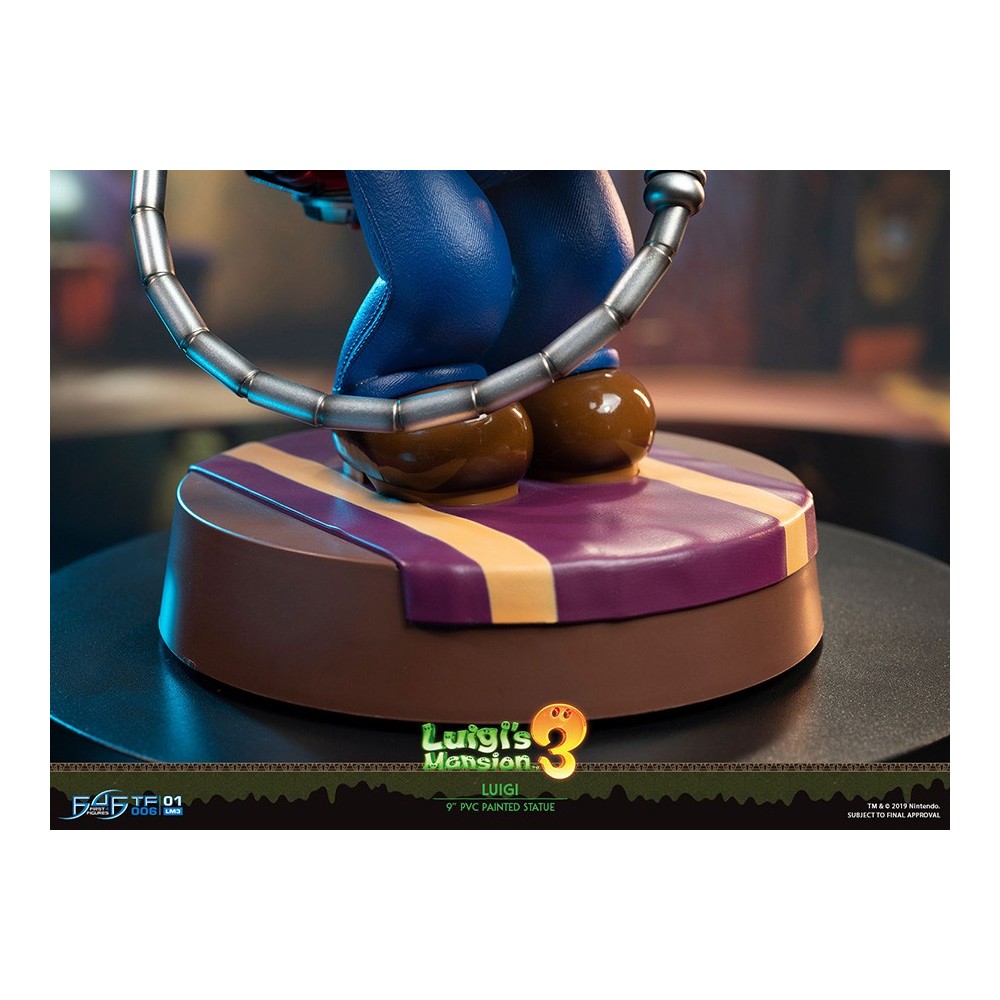 FIRST4FIGURES LUIGI'S MANSION 3 - LUIGI PVC STATUE 23 CM FIGURE