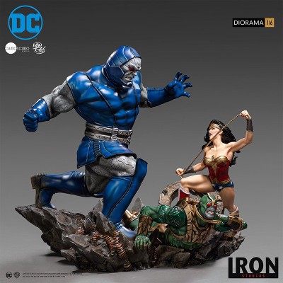 WONDER WOMAN VS DARKSEID 1/6 DIORAMA 47 CM STATUE FIGURE IRON STUDIOS