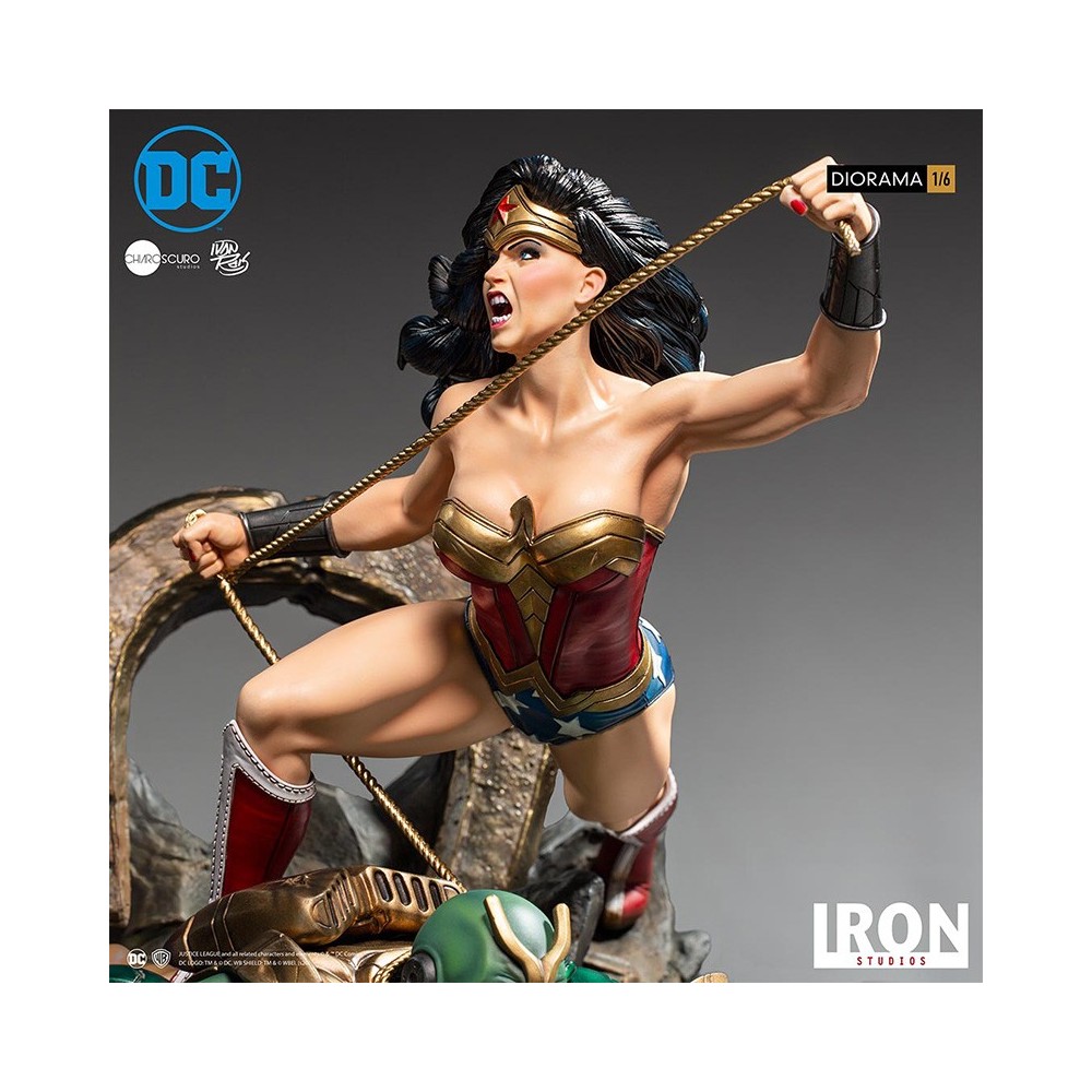 IRON STUDIOS WONDER WOMAN VS DARKSEID 1/6 DIORAMA 47 CM STATUE FIGURE