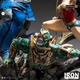 IRON STUDIOS WONDER WOMAN VS DARKSEID 1/6 DIORAMA 47 CM STATUE FIGURE