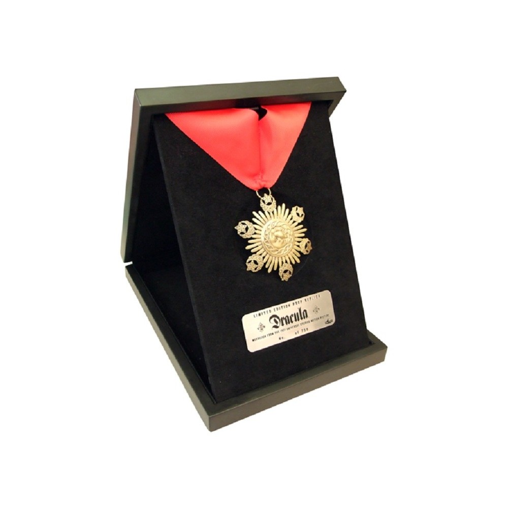 UNIVERSAL MONSTERS MEDALLION OF DRACULA PROP REPLICA 1/1 FACTORY ENTERTAINMENT
